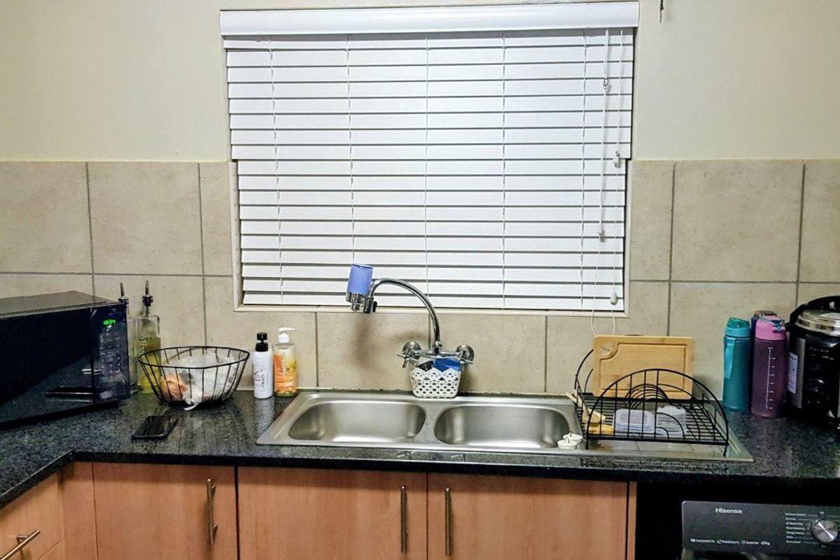 Secure 2 Bed Apartment with Balcony in Lifestyle Estate - Photo 4