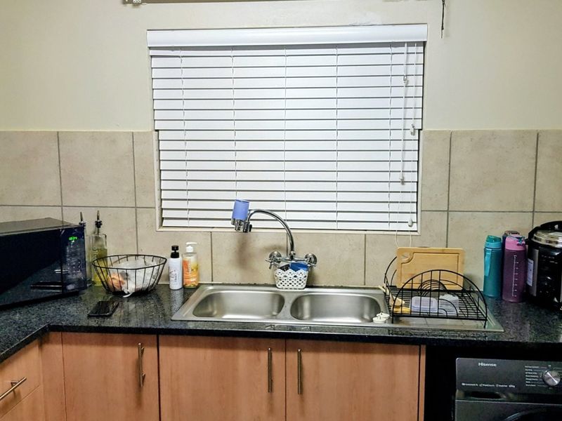 Secure 2 Bed Apartment with Balcony in Lifestyle Estate - Photo 4