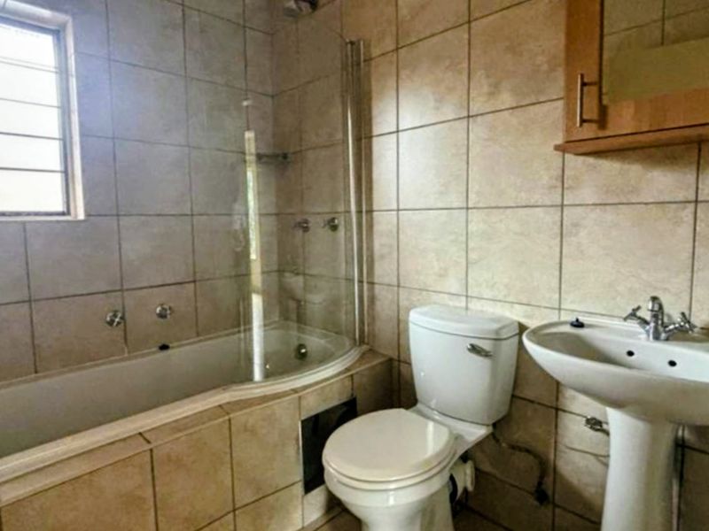 Secure 2 Bed Apartment with Balcony in Lifestyle Estate - Photo 7