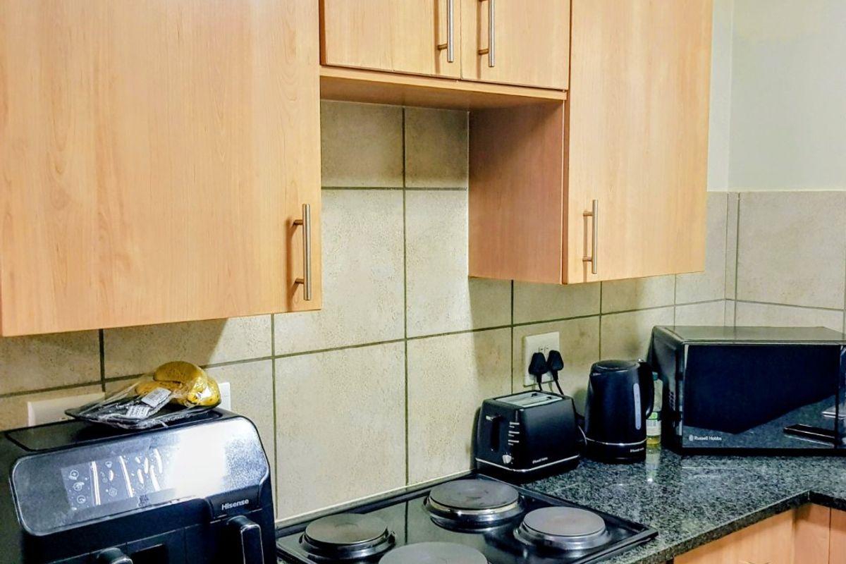 Secure 2 Bed Apartment with Balcony in Lifestyle Estate - Photo 2
