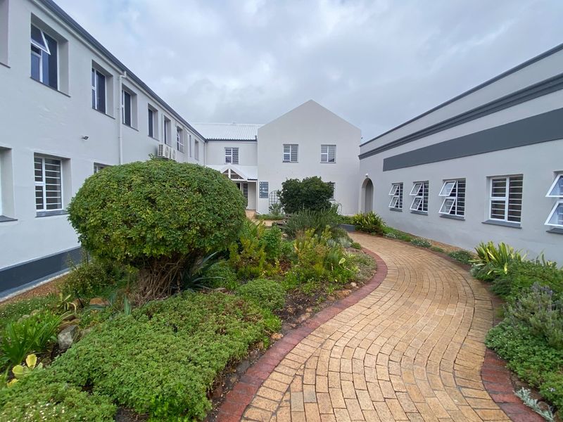 55m2 Commercial to Let  - Photo 7