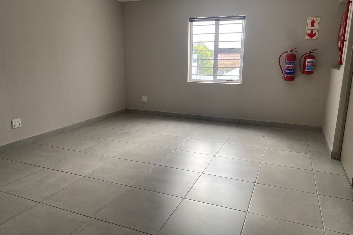 60m2 Commercial to Let  - Photo 5