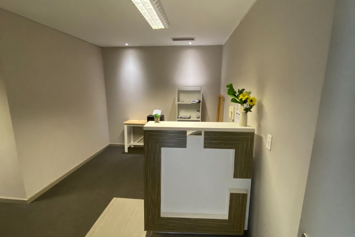 60m2 Commercial to Let  - Photo 2