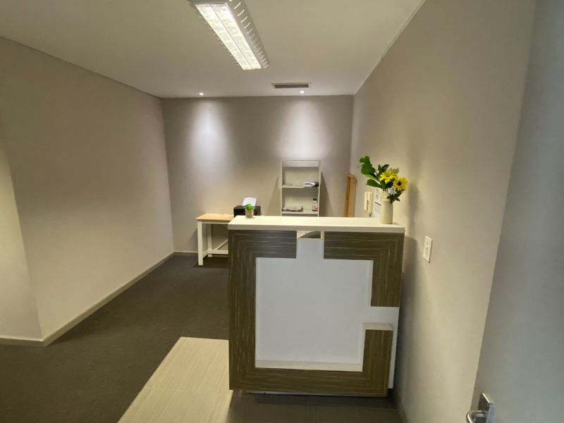 60m2 Commercial to Let  - Photo 2