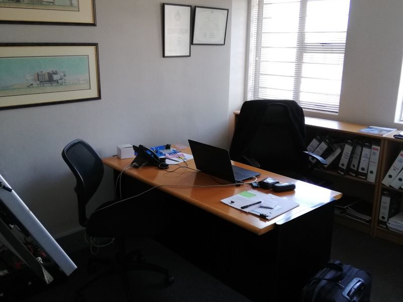 161 Commercial Premises to Let - Photo 8