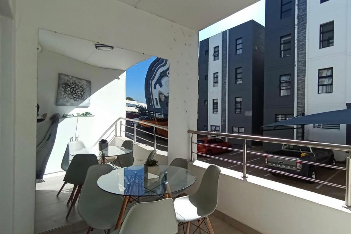 2 BEDROOM APARTMENT  - Photo 3