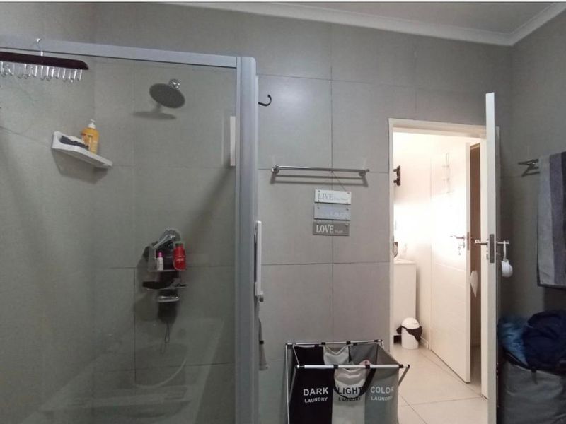 2 BEDROOM APARTMENT  - Photo 4