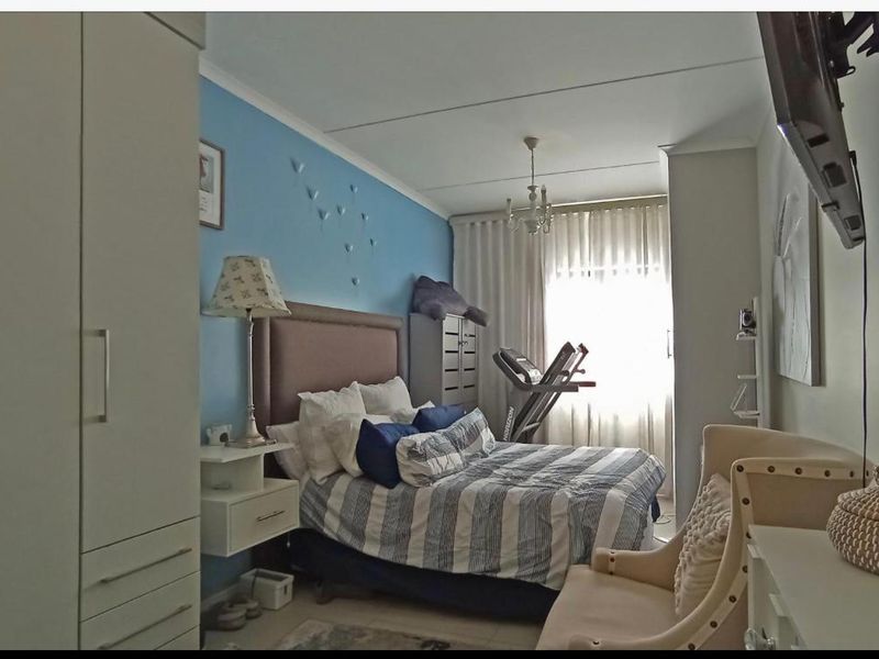 2 BEDROOM APARTMENT  - Photo 8