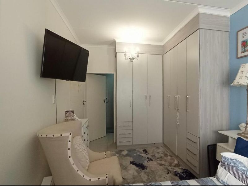 2 BEDROOM APARTMENT  - Photo 7