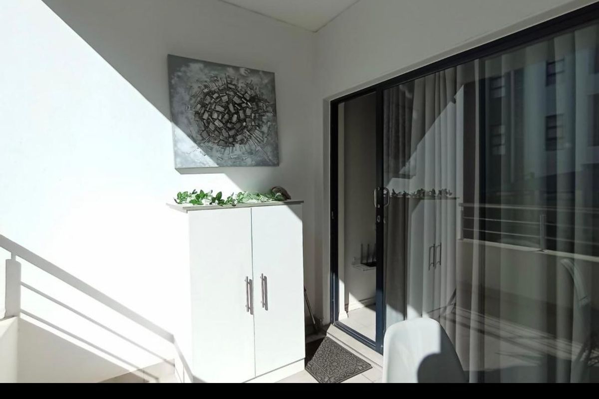 2 BEDROOM APARTMENT  - Photo 2