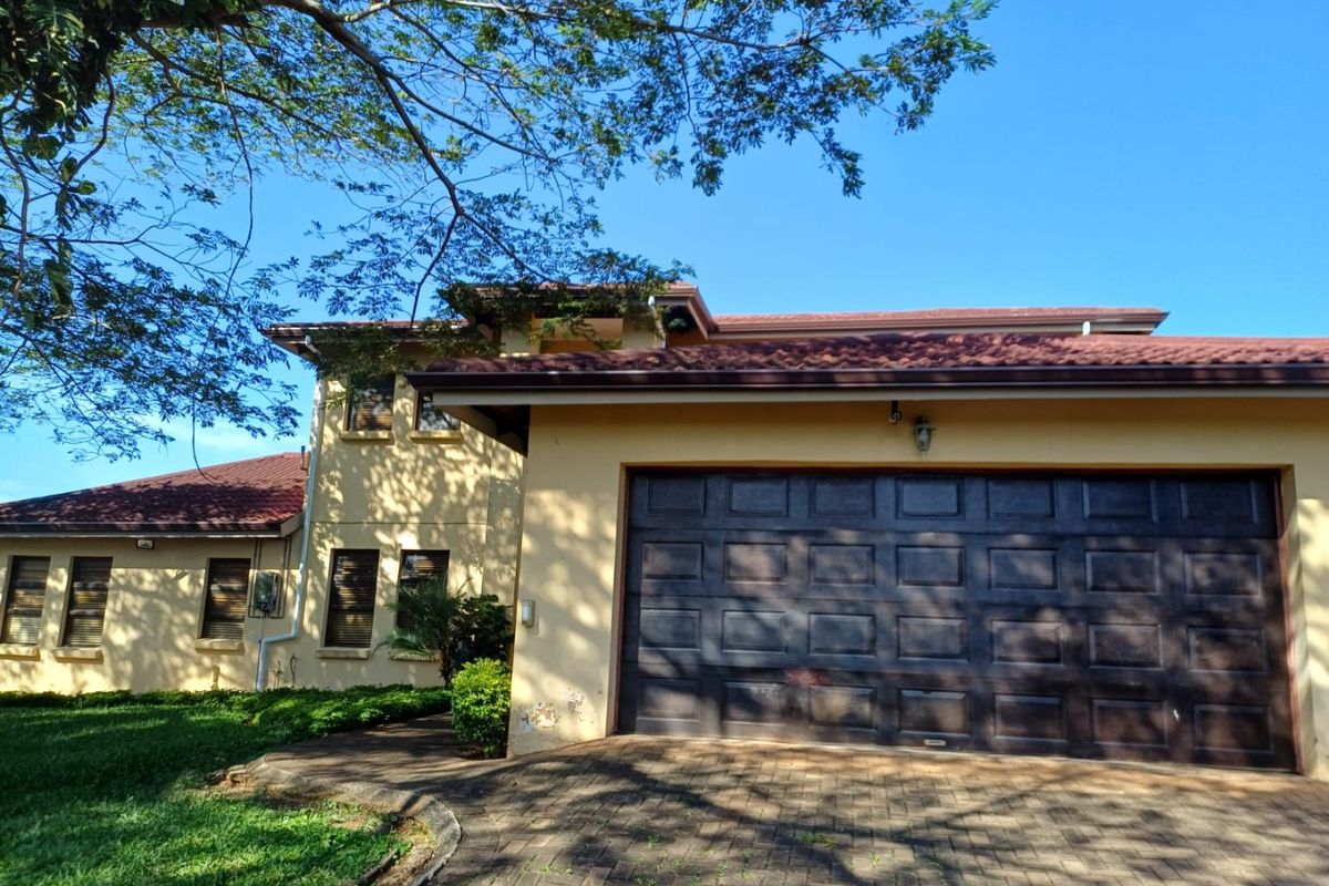 Modern 4 Bedroom double storey home - Photo 3