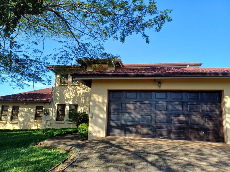 Modern 4 Bedroom double storey home - Photo 3