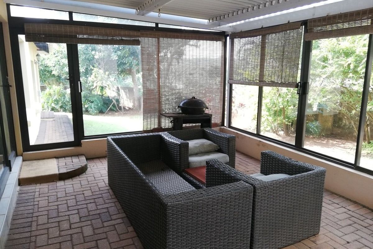 Modern 4 Bedroom double storey home - Photo 5