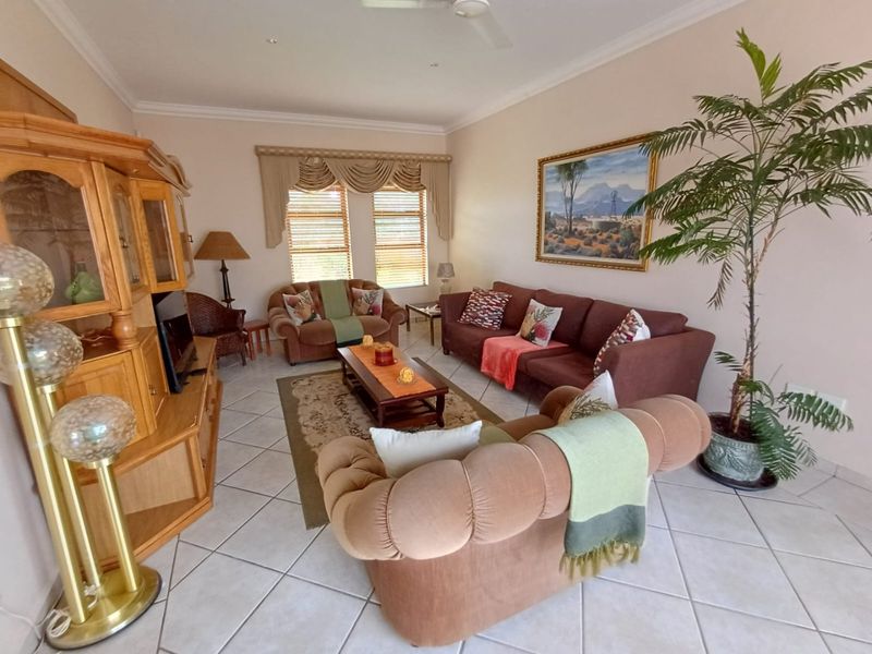 Modern 4 Bedroom double storey home - Photo 8