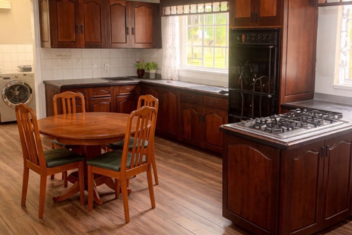 LOVELY 4-BEDROOM HOUSE TO RENT – WITH OPTION TO BUY! ??  Looking for space, security, and versatility? This lovely 4-bedroom home is situated on a plot and offers the perfect blend of comfort, safety, and extra value!  ? Property Features: 	•	4 Spacious bedrooms 	•	Very neat and well-maintained home 	•	Situated on a plot with plenty of space 	•	Very safe and secure 	•	Workshop on the property – ideal for storage, business use, hobbies, or extra workspace 	•	Peaceful and practical living environment  ?? BONUS: Option to buy available! Perfect for tenants who may want to make this beautiful property their forever home in the future.  ?? Ideal for a family looking for space, security, and added convenience.  ?? Don’t miss out on this unique opportunity – contact us today to arrange a viewing! - Photo 2