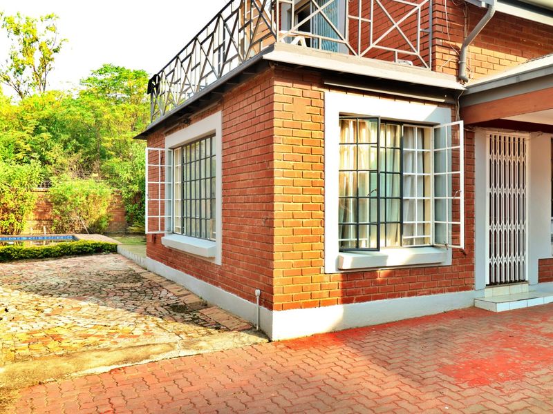 Secure, Stylish 3-Bed Home with Pool in Access-Controlled Estate - Photo 2