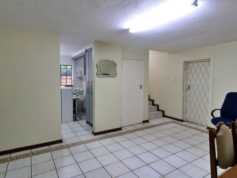 Secure, Stylish 3-Bed Home with Pool in Access-Controlled Estate - Photo 9