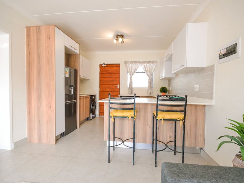 1 Bedroom, 1 Bathroom Apartment for sale in Founders Hill Crescent, Modderfontein! - Photo 3