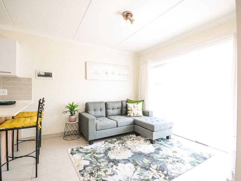 1 Bedroom, 1 Bathroom Apartment for sale in Founders Hill Crescent, Modderfontein! - Photo 4