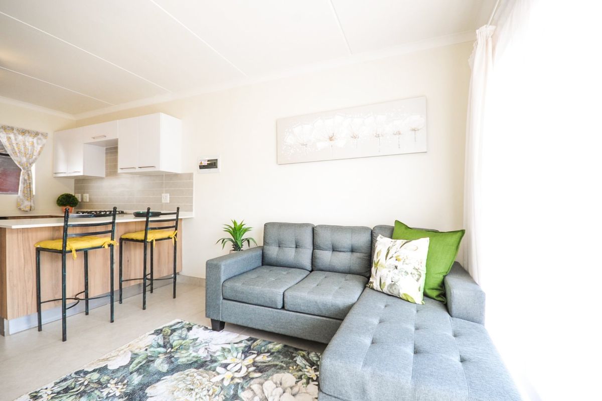 1 Bedroom, 1 Bathroom Apartment for sale in Founders Hill Crescent, Modderfontein! - Photo 5