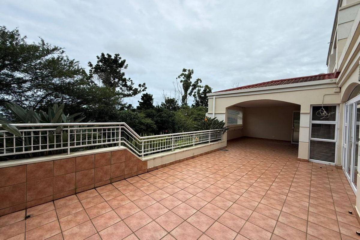 La Lucia Ridge - Spacious apartment in 24 hour security complex- - Photo 3