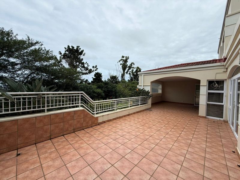 La Lucia Ridge - Spacious apartment in 24 hour security complex- - Photo 3