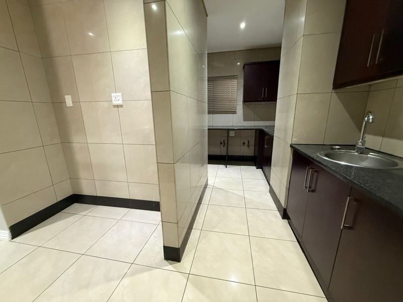 La Lucia Ridge - Spacious apartment in 24 hour security complex- - Photo 9