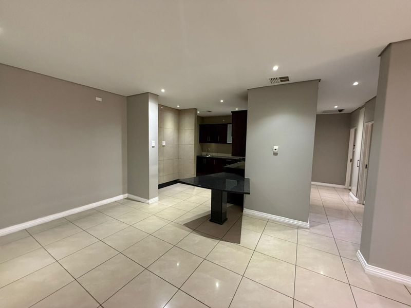 La Lucia Ridge - Spacious apartment in 24 hour security complex- - Photo 7