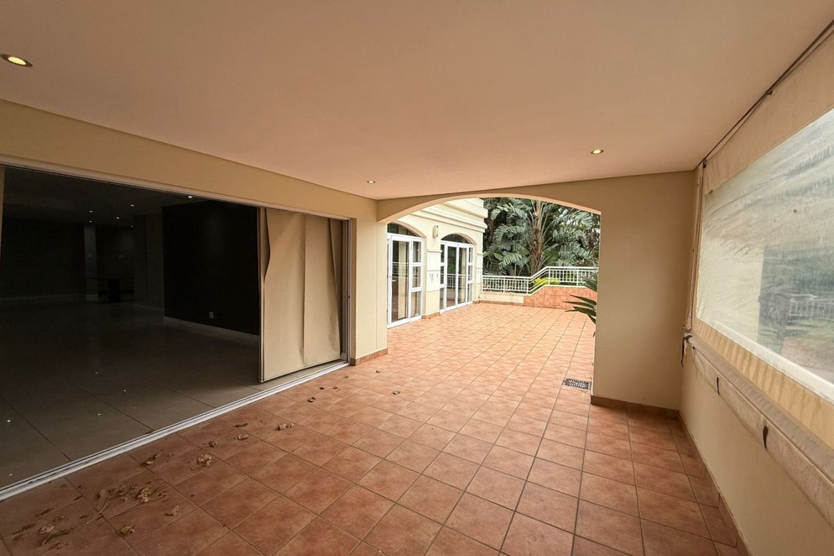 La Lucia Ridge - Spacious apartment in 24 hour security complex- - Photo 4