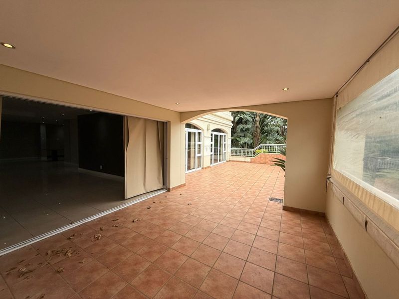 La Lucia Ridge - Spacious apartment in 24 hour security complex- - Photo 4