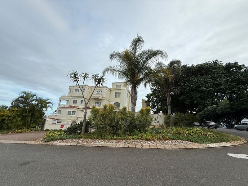 La Lucia Ridge - Spacious apartment in 24 hour security complex- - Photo 2