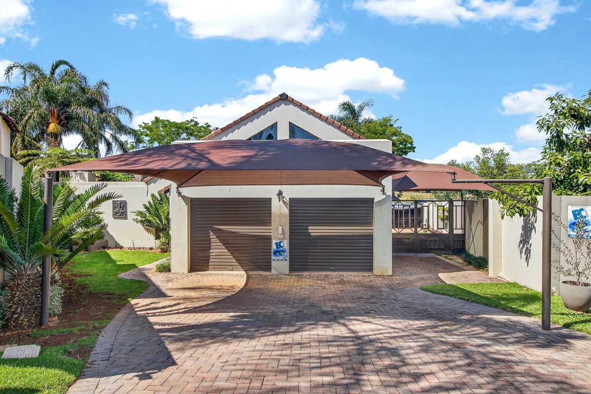 LIFESTYLE ESTATE LIVING 3 BEDROOM HOUSE IN SECURE COMPLEX - Photo 2