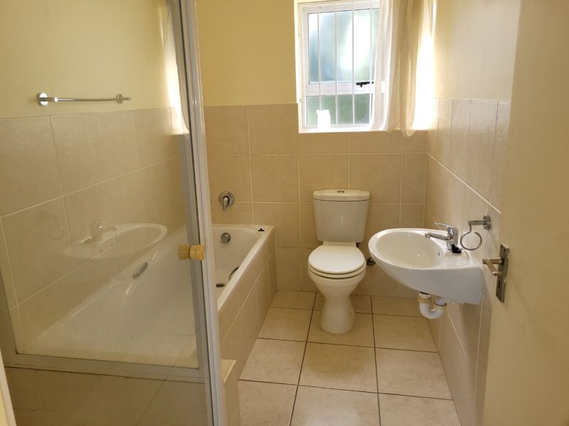 2 Bedroom Apartment - Manatoka Melkbos - Photo 4