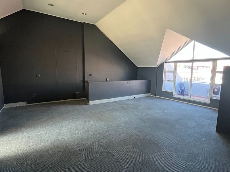 100m2 Commercial Space to Let  - Photo 10