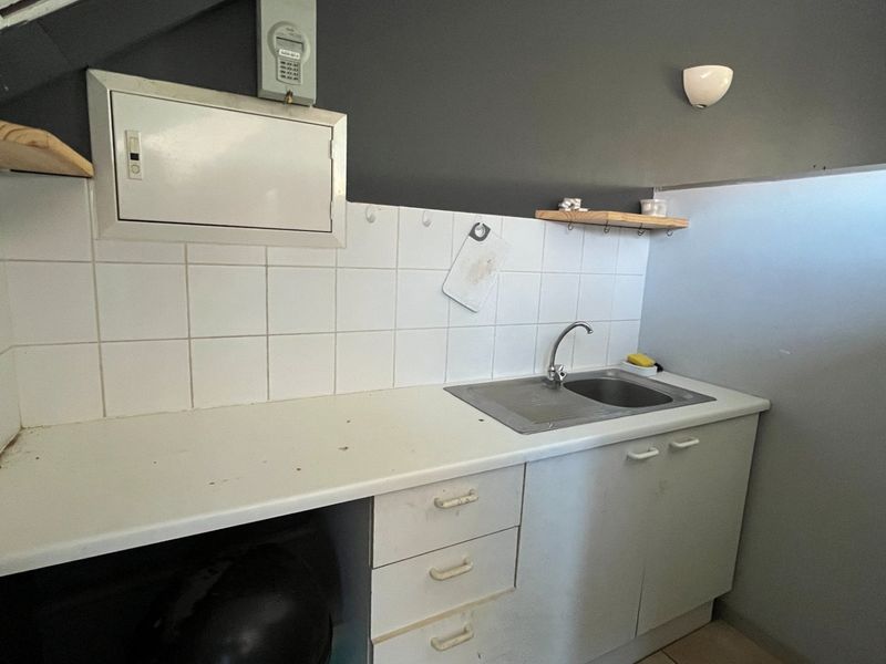 100m2 Commercial Space to Let  - Photo 6