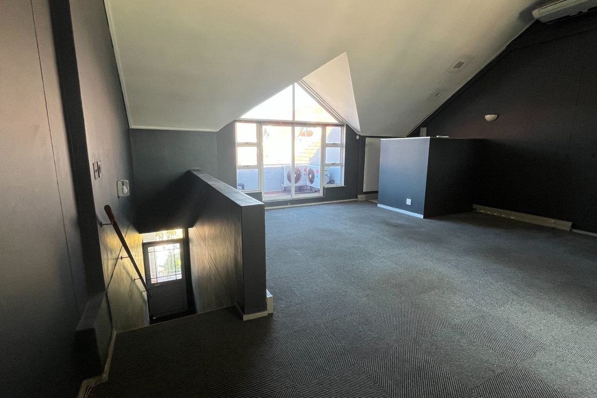 100m2 Commercial Space to Let  - Photo 3