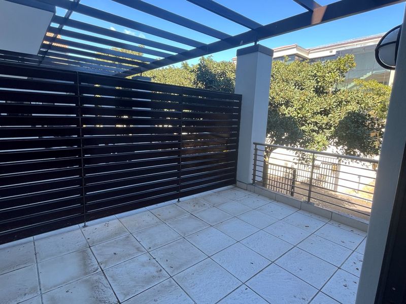 202m2 Commercial Space to Let  - Photo 5