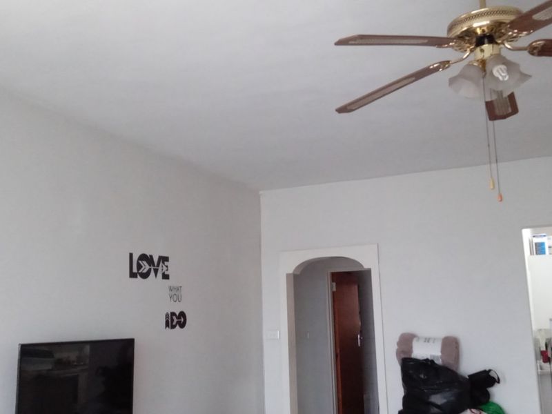 2 Bedroom Apartment in Clarendon - Photo 9