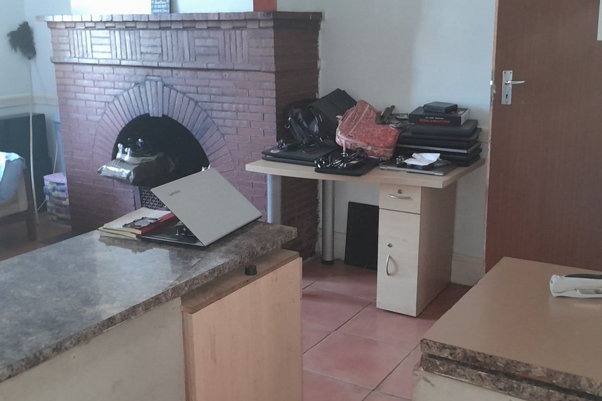 House forsale - Photo 5