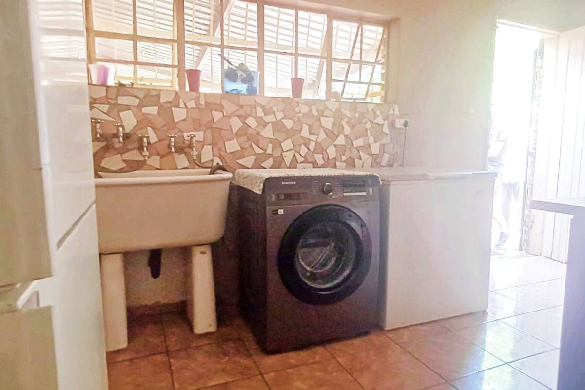Double-storey Home for Sale in Eldoraigne - Photo 4