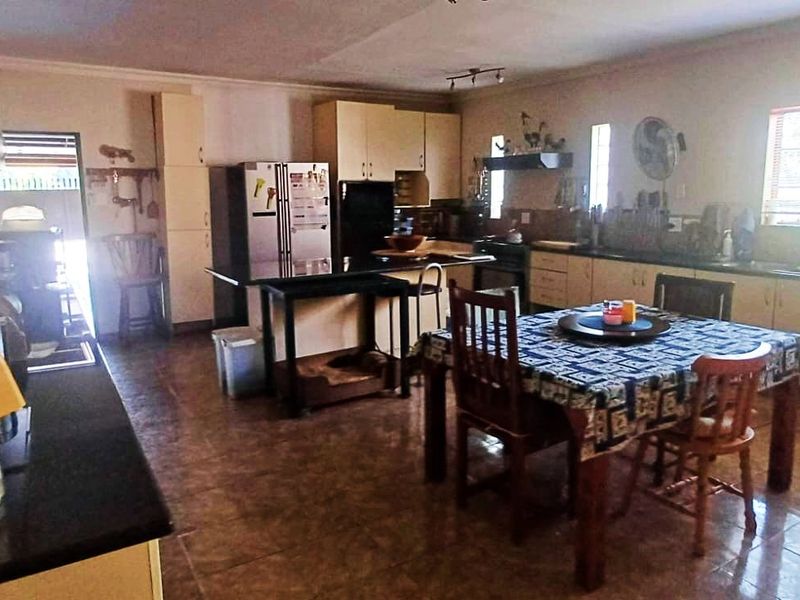 Double-storey Home for Sale in Eldoraigne - Photo 3