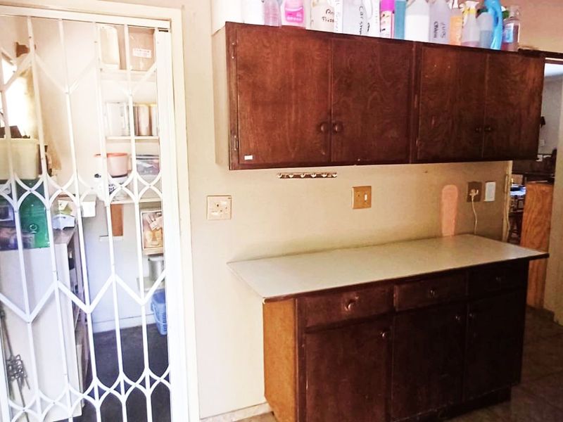 Double-storey Home for Sale in Eldoraigne - Photo 5