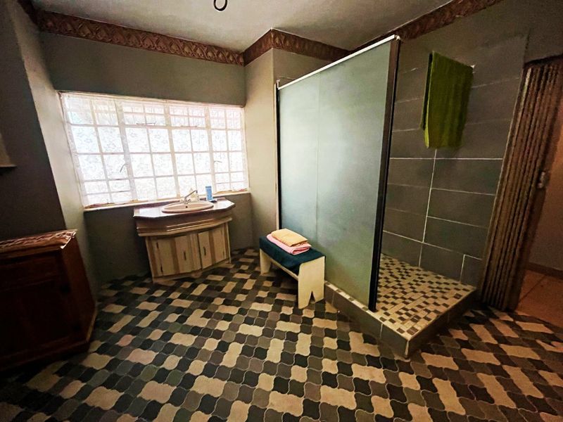 Double-storey Home for Sale in Eldoraigne - Photo 9