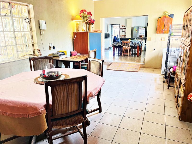 Double-storey Home for Sale in Eldoraigne - Photo 8