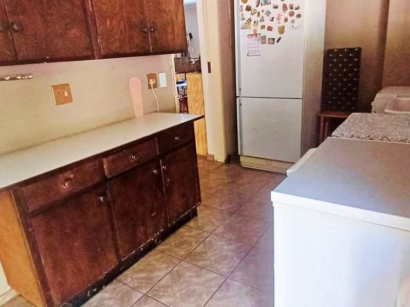 Double-storey Home for Sale in Eldoraigne - Photo 6