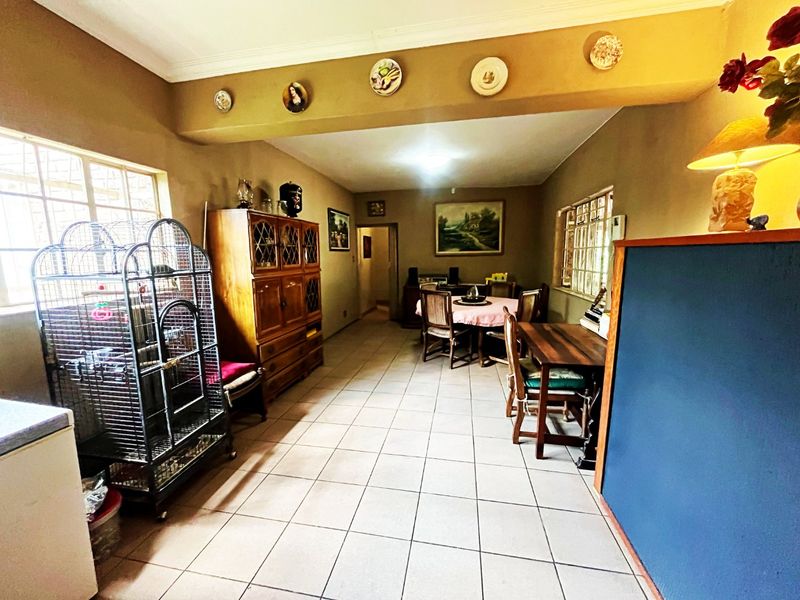Double-storey Home for Sale in Eldoraigne - Photo 7