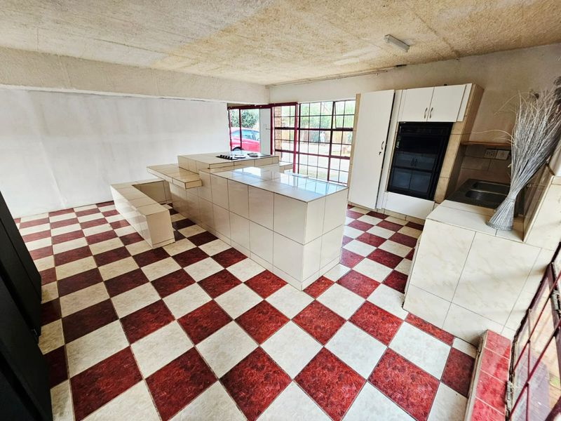 A 4 bedroom 1 Bathroom cottage for rent in Erasmia  - Photo 6