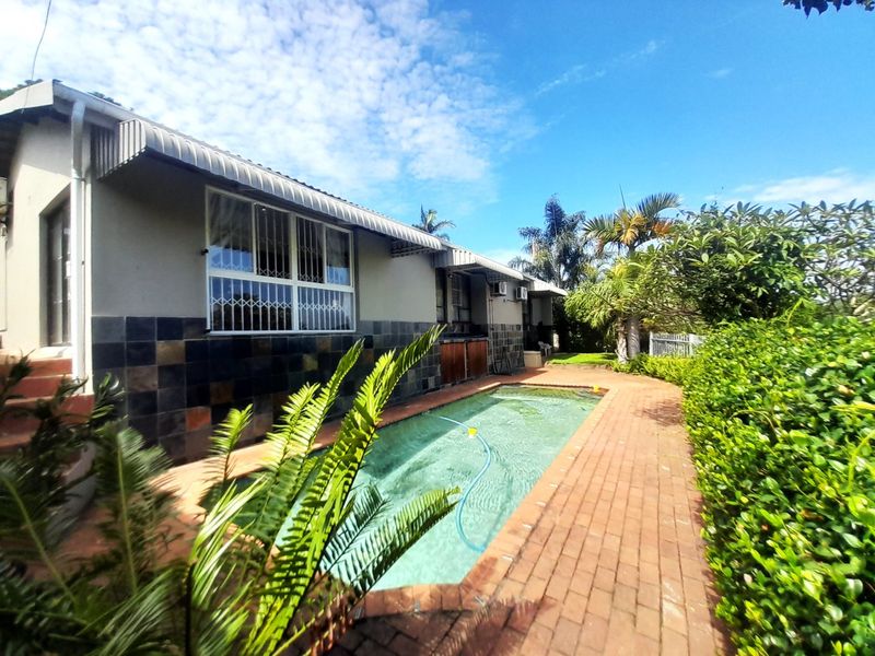 The Ultimate Family Sanctuary with a Skyline View - Photo 1