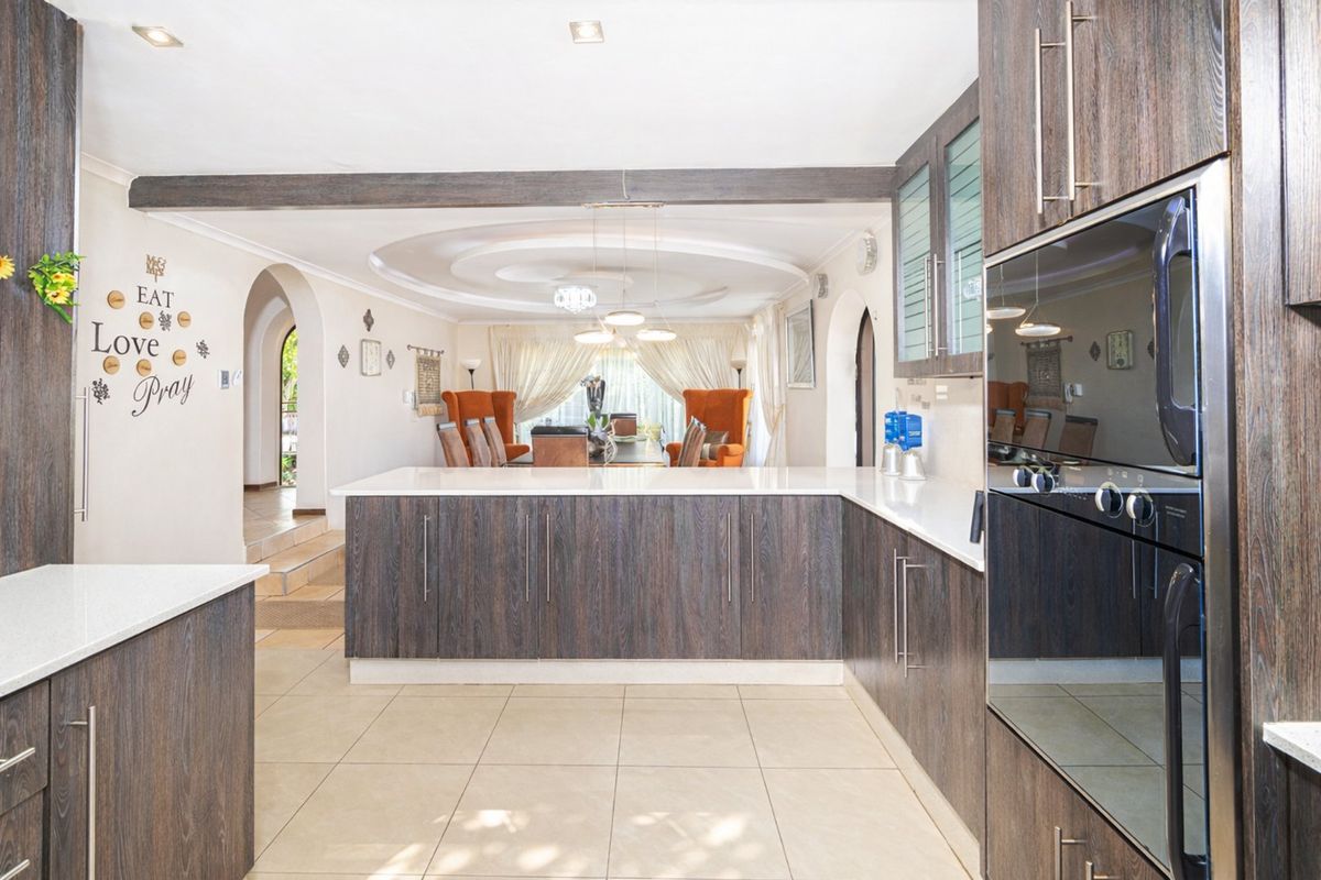 IDEAL HOME AWAITS A LOVING FAMILY - Photo 5