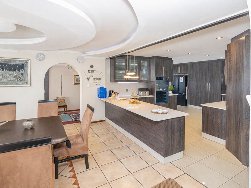 IDEAL HOME AWAITS A LOVING FAMILY - Photo 9